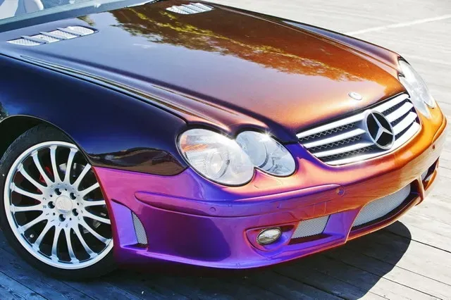 Покраска кузова автомобиля: способы нанесения красителей и их типы