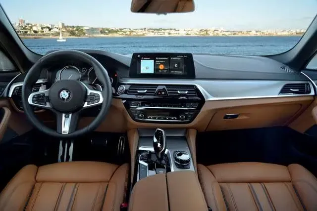 BMW 5 Series 2016: новые подробности и фото