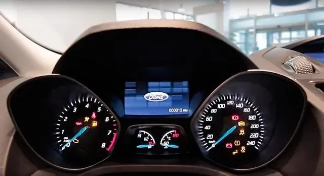 Готовится мировой дебют обновленного Ford Kuga 2016 модельного года