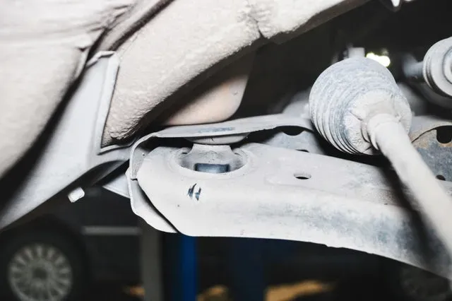 Замена рычага передней подвески Фольксваген Поло седан