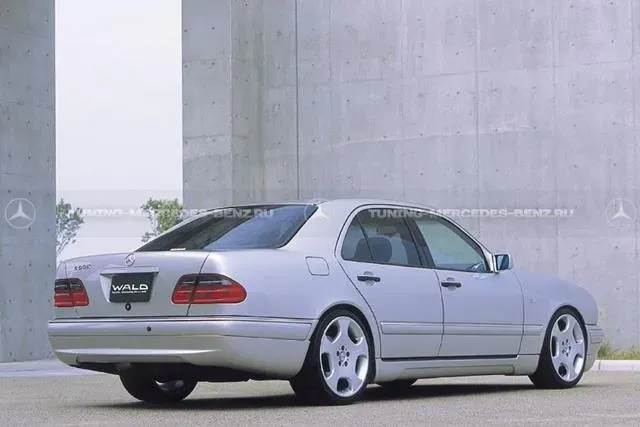 Решетка радиатора Mercedes-Benz W210 c 1995 гг. - демонтаж